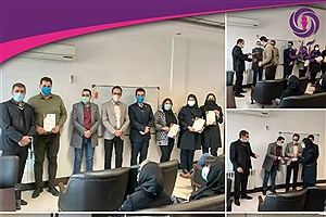 از نمایندگان برتر فروش طرح بیمه خانواده آرمانی در شعبه رشت تقدیر شد
