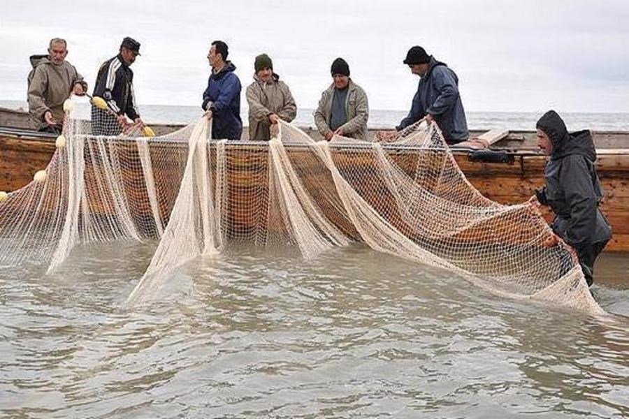 تصویر ممنوعیت صید ماهی در سد ارس پلدشت