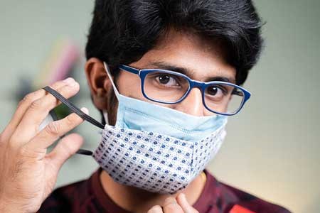 تصویر نحوه جلوگیری از بخار گرفتن عینک هنگام استفاده از ماسک