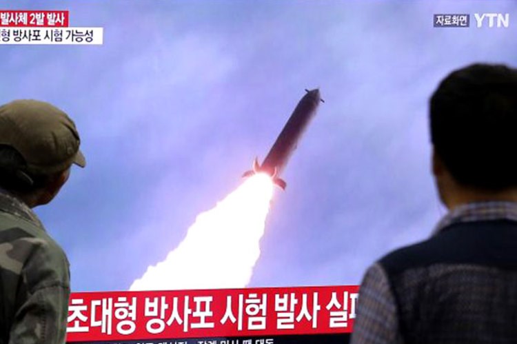تصویر هدف گرفتن جو بایدن توسط موشک‌های کره‌شمالی