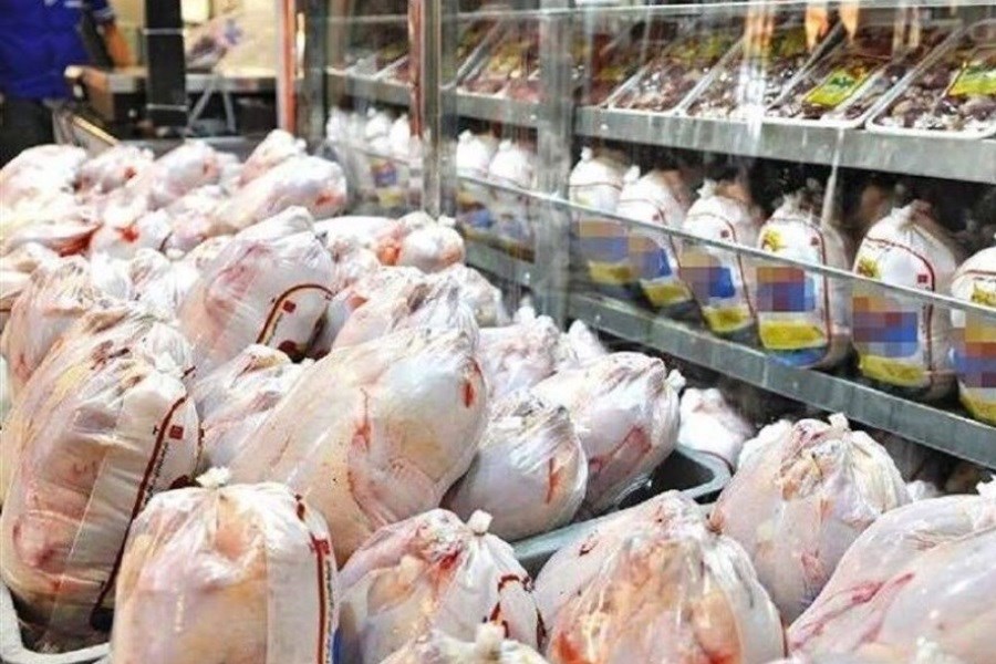 تصویر توقیف ۷۰۰ کیلوگرم مرغ خارج از شبکه در اسفراین