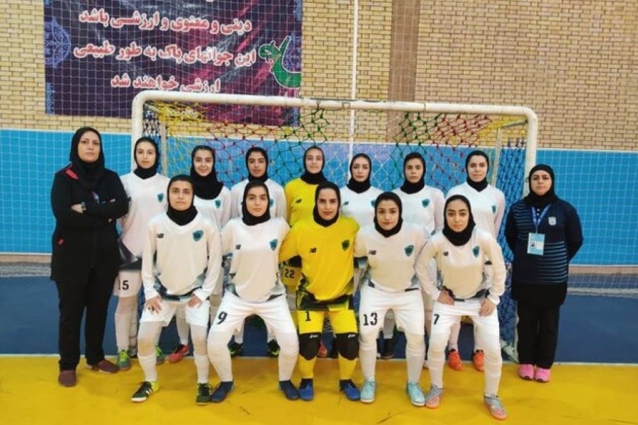 تصویر شکست تیم هیئت فوتبال اصفهان در مقابل پارس آرا شیراز