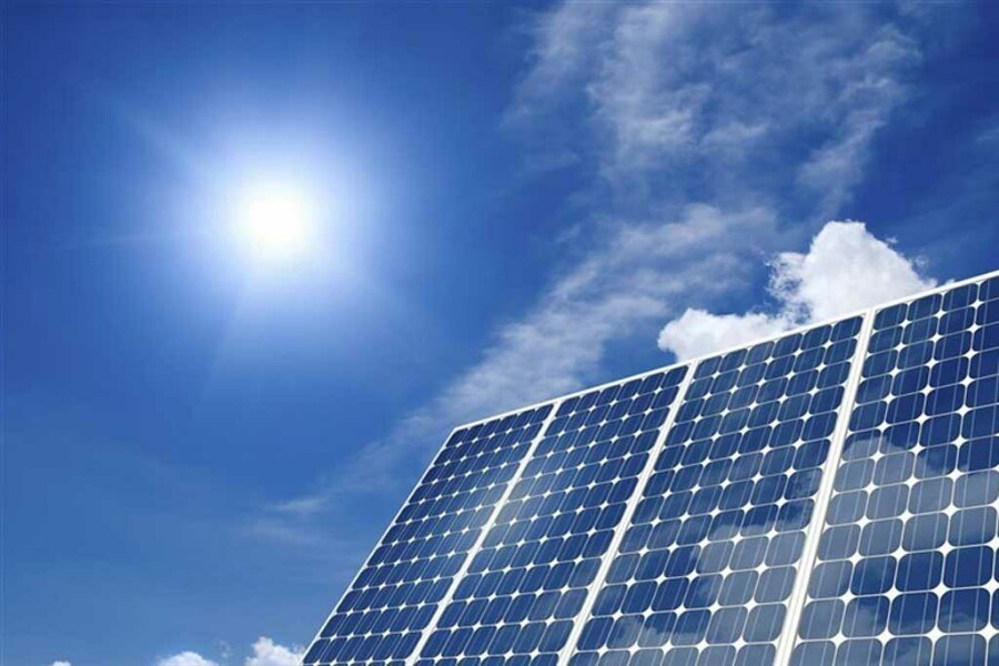 سه نیروگاه خورشیدی با هدف تامین منابع انرژی در بقاع متبرکه خمین راه‌اندازی شد