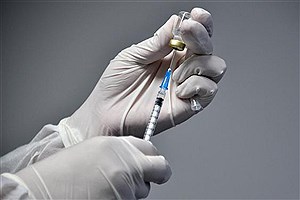 تزریق سرنگ خالی به جای واکسن کرونا به یک زن! +ویدئو