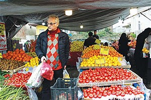 بازار میوه رونق ندارد&#47;  فروشندگان در شرایط سختی هستند