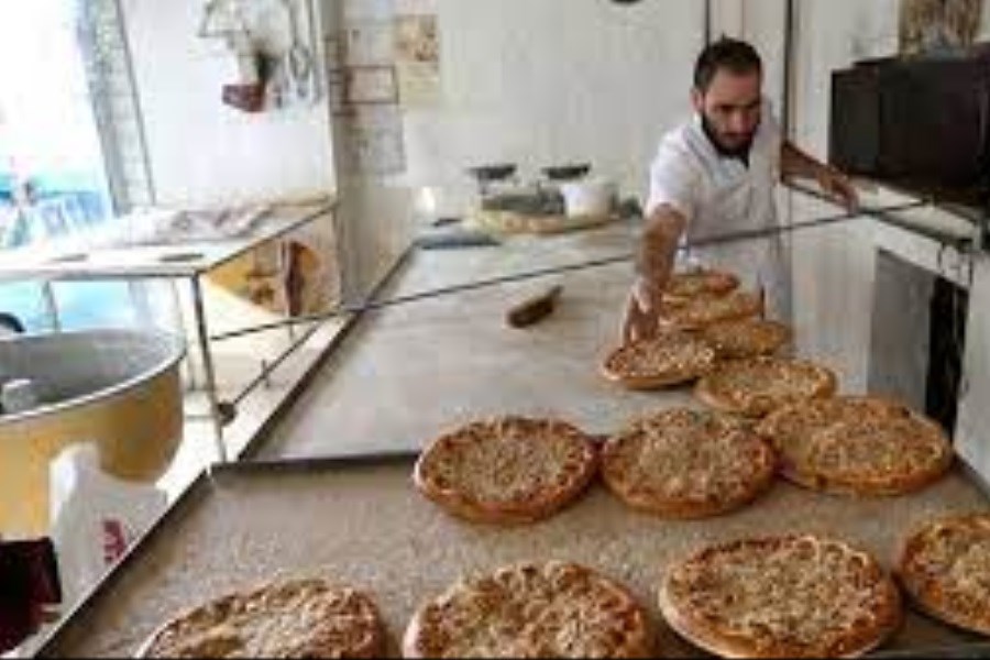 تصویر برخورد جدی با گران فروشی نان در آذربایجان‌غربی
