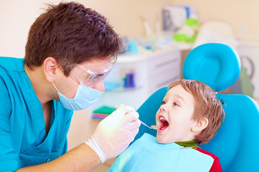 تصویر دندان پزشکان یاری گران بهداشت دهان و دندان هستند
