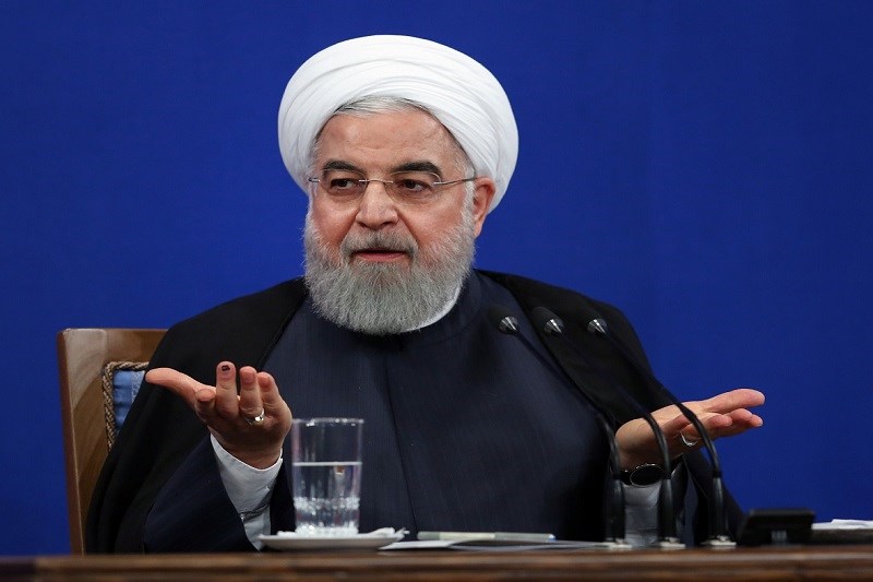 روحانی؛ دردنیای زیبایی زندگی می کند&#47; دور زدن کارشناسان در دستور کار دولت تدبیر و امید