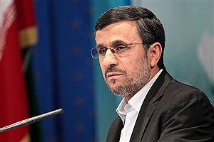 احمدی نژاد در انتخابات ثبت نام کرد&#47; حضور پرحاشیه رییس جمهور سابق در وزارت کشور