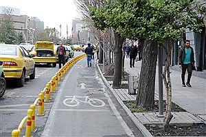 آبرفتگی پیاده رو و خیابان برای احداث مسیر تردد دوچرخه