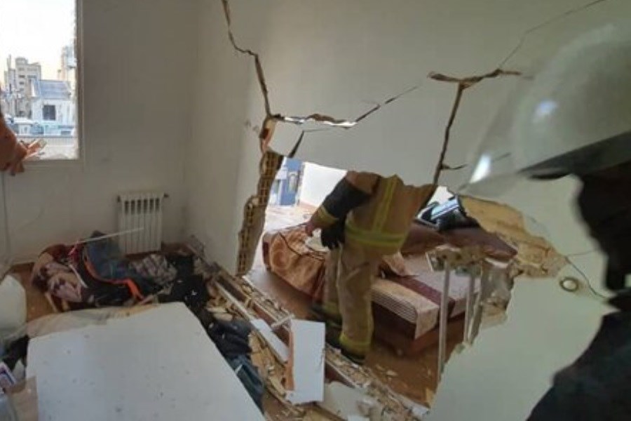 تصویر انفجار خانه‌ای در شهرک ولیعصر با 3 مصدوم