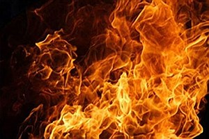 نجات جان ۱۱ نفر در یک حادثه آتش‌سوزی در اهواز