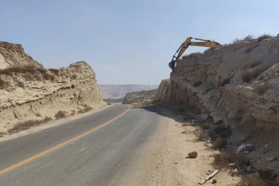 نوسازی مسیرهای دسترسی 67 روستا در قشم