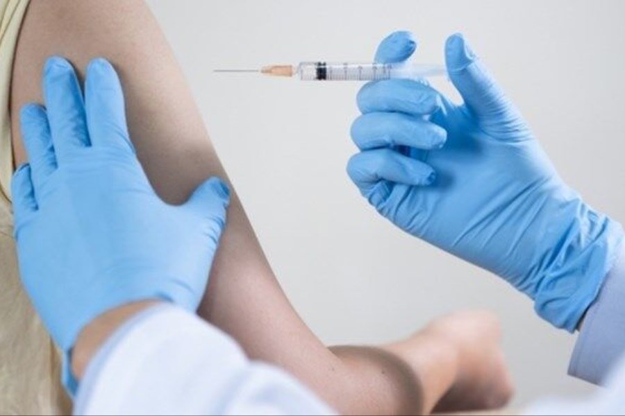 تصویر کاهش موارد بستری کرونا با واکسن آسترازنکا