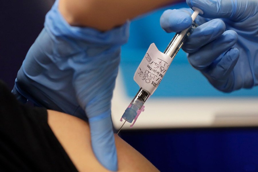 تصویر نحوه واکسیناسیون کرونا برای ایرانیان فاقد کارت ملی &#47; افزایش سرعت واکسیناسیون در کشور از تیرماه