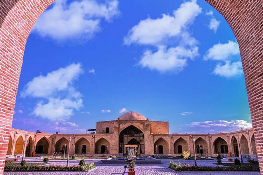 تصویر ‍ کاروانسرای شاه عباسی ماهیدشت کرمانشاه سرمایه ای در حال نابودی