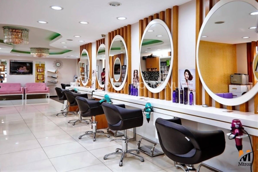 تصویر محدودیت عجیب و غریب برای آرایشگاه‌های زنانه