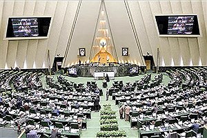 شکایت رییس مجلس و دو نماینده از 7 روزنامه‌نگار