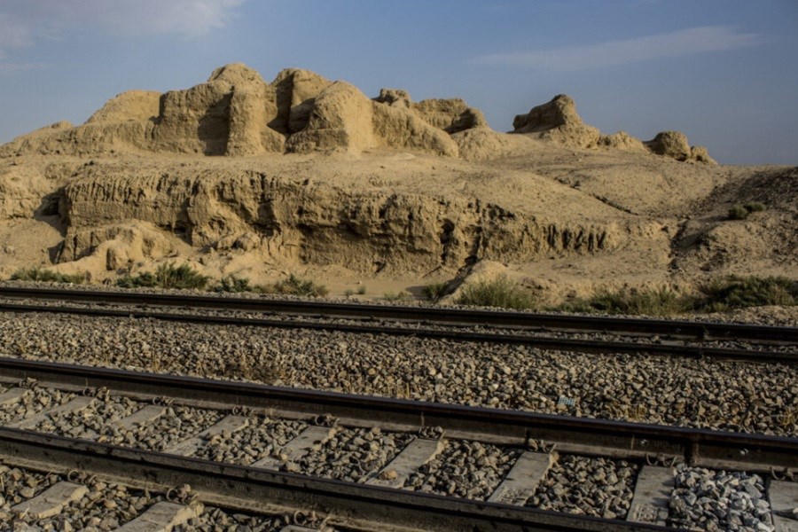 ثبت جهانی یکی از مهمترین آثار عصر آهن دنیا در گرو همراهی راه آهن ایران&#47; تپه حصار 7 هزار ساله همچنان می‌لرزد