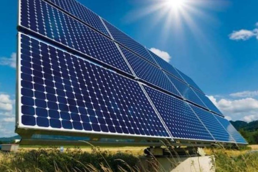تصویر ادارات باید 20 درصد برق مصرفی خود را از پنل‌های خورشیدی تامین کنند
