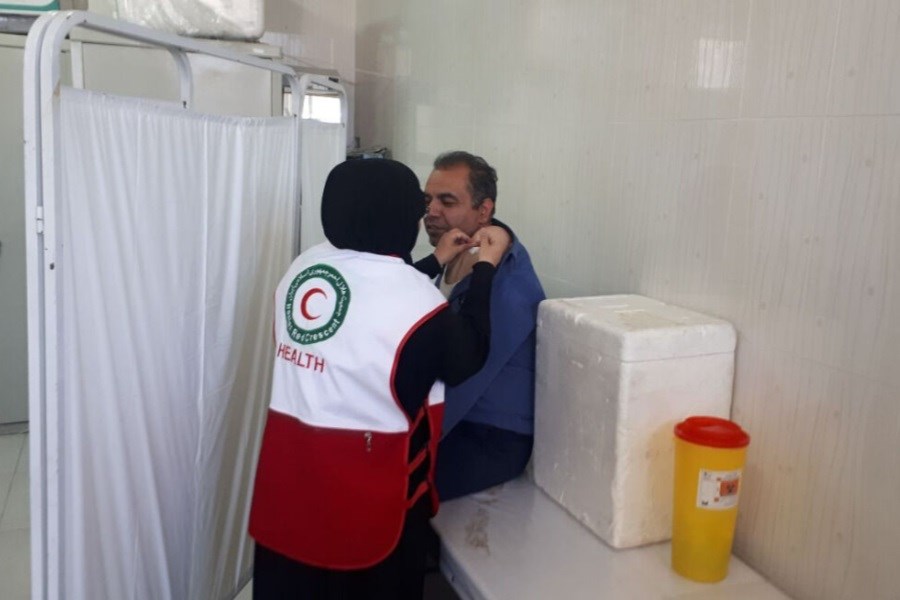 تصویر اتباع مهاجر در ایران واکسیناسیون می‌شوند