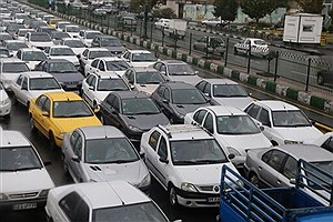 ترافیک در محورهای ورودی به تهران سنگین است