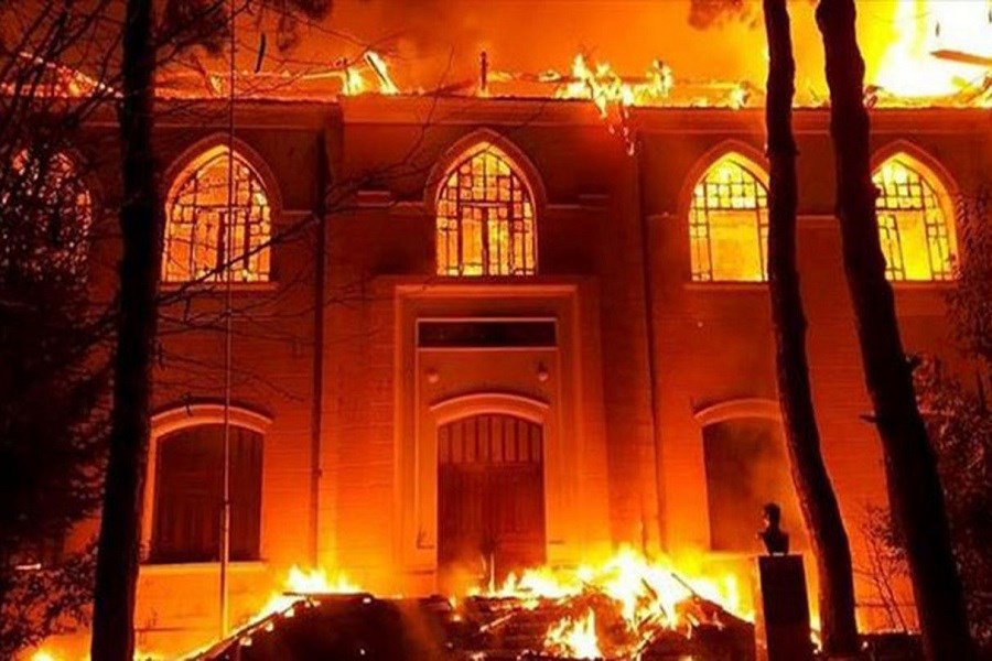 تصویر مرد سنندجی زنده زنده در آتش خانه‌اش سوخت