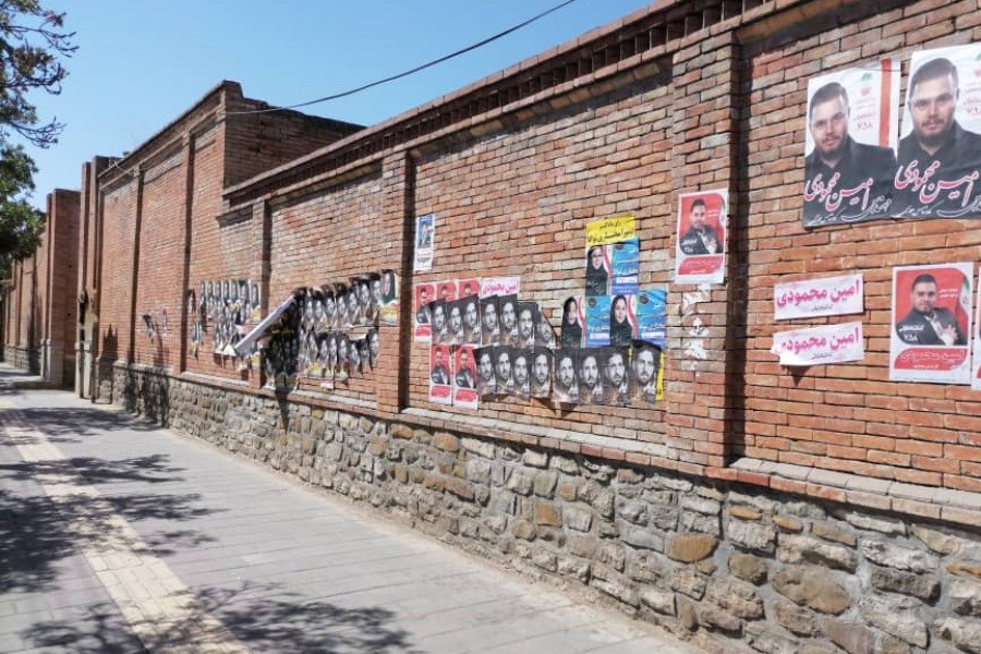 تصویر نامزدهای انتخاباتی از چسباندن آگهی و شعارنویسی بر روی دیوار بناهای تاریخی پرهیز کنند