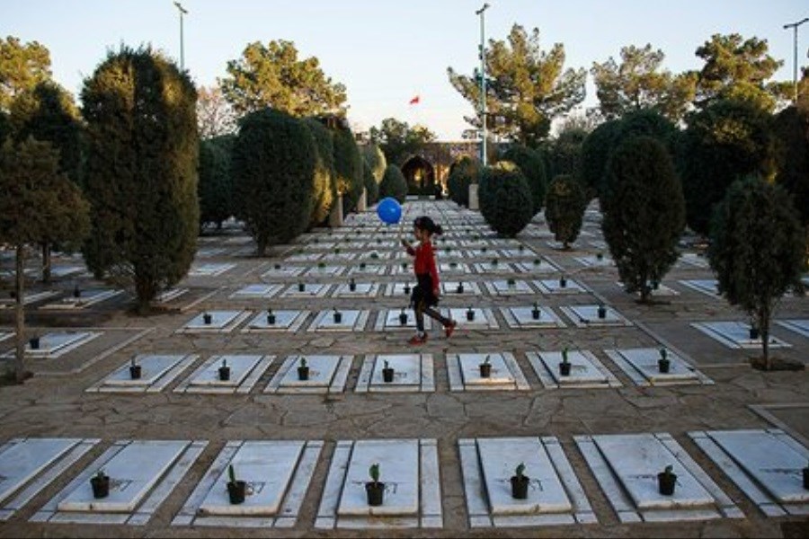 تصویر دفن 1353 کودک زیر دو سال در آرامستان کرج طی سال گذشته