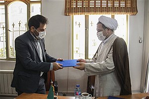 تفاهم نامه همکاری بین جهاد دانشگاهی و مرکز خدمات حوزه های علمیه استان سمنان منعقد شد