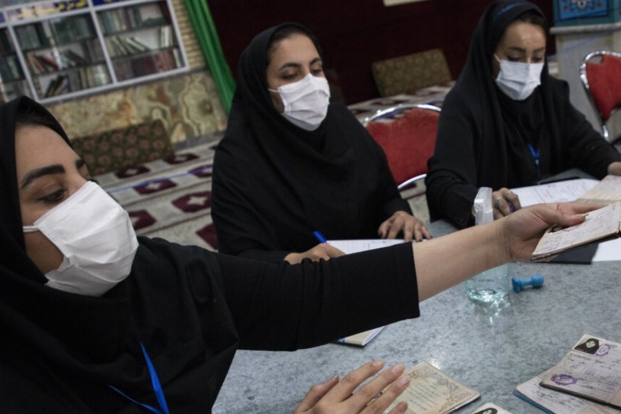 انتخابات الکترونیکی و دستی به طور همزمان در اهواز برگزار می‌شود