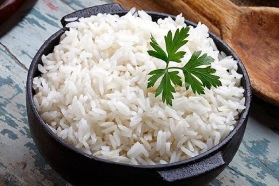 تصویر مضرات خوردن برنج مانده در یخچال