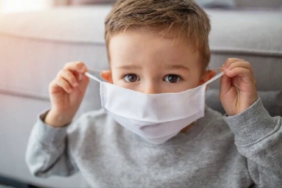 تصویر استفاده از ماسک، سیستم ایمنی کودکان را تضعیف می‌کند