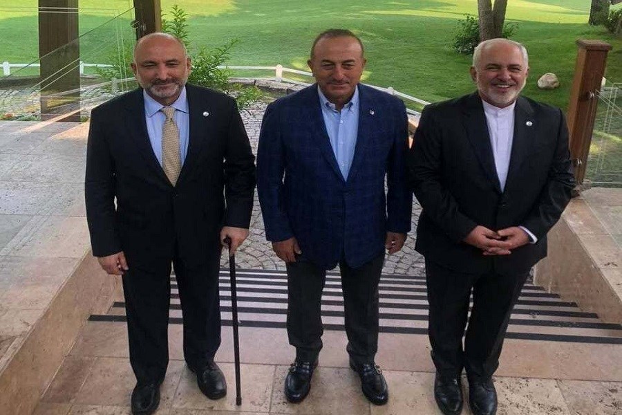 تصویر آغاز نشست سه جانبه وزرای خارجه ایران، ترکیه و افغانستان‌