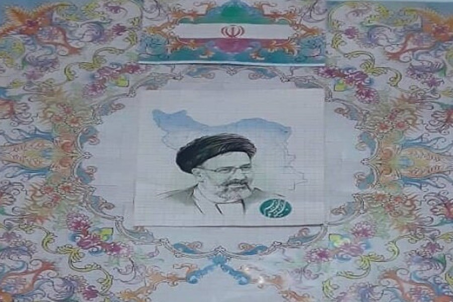 تصویر بافت تابلو فرش از چهره رییس جمهور منتخب ایران توسط هنرمند فرش باف اهل خوی