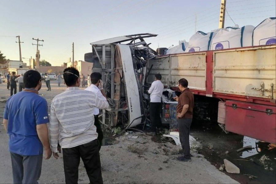تصویر تصادف مرگبار اتوبوس با ۲۰ کشته و زخمی در یزد