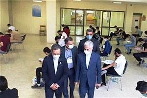 بازدید وزیر علوم از حوزه‌ برگزاری آزمون سراسری در دانشگاه فردوسی