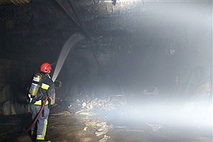 مصدومیت 5 آتش‌نشان در آتش‌سوزی واحد تولیدی در شهرستان اهر