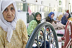 بار سالمندی بر دوش خانواده‌ها؛ سهم دولت از مراقبت کجاست؟