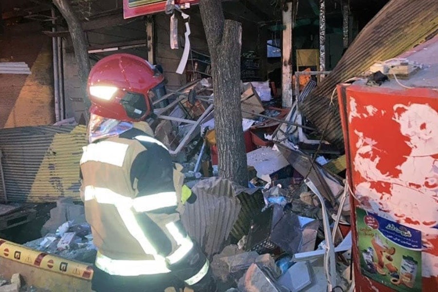 انفجار و تخریب 5 مغازه و منزل مسکونی در خیابان اصفهان شهر قزوین