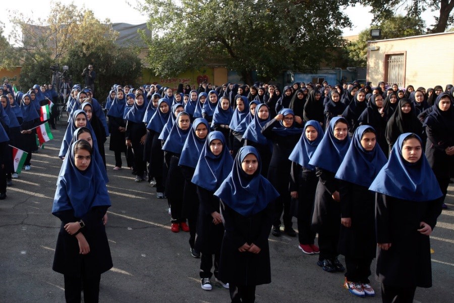 ممنوعیت عقد قرارداد مدارس برای لباس فرم دانش‌آموزان در مازندران