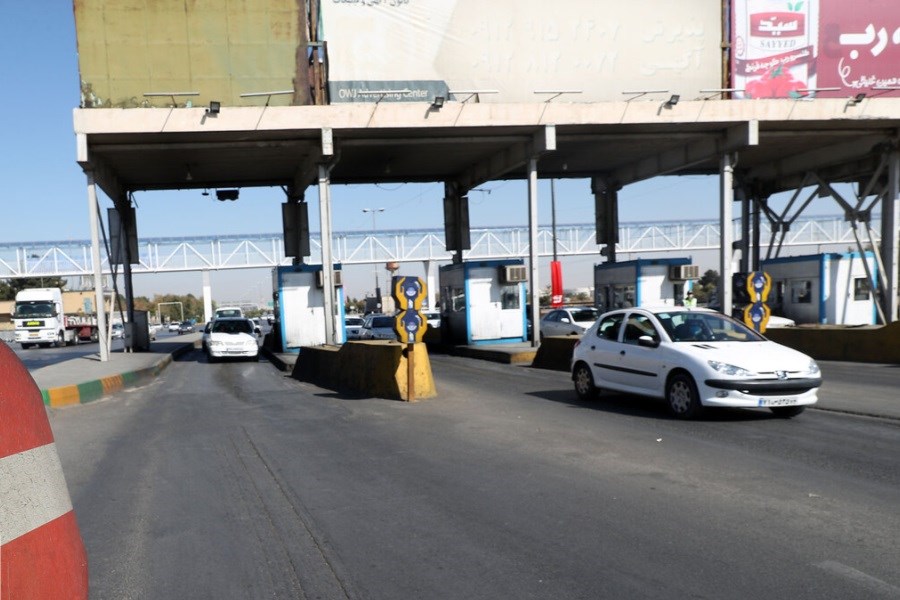 تصویر جریمه ٢٥٠ دستگاه خودرو غیربومی در ورودی‌های مشهد