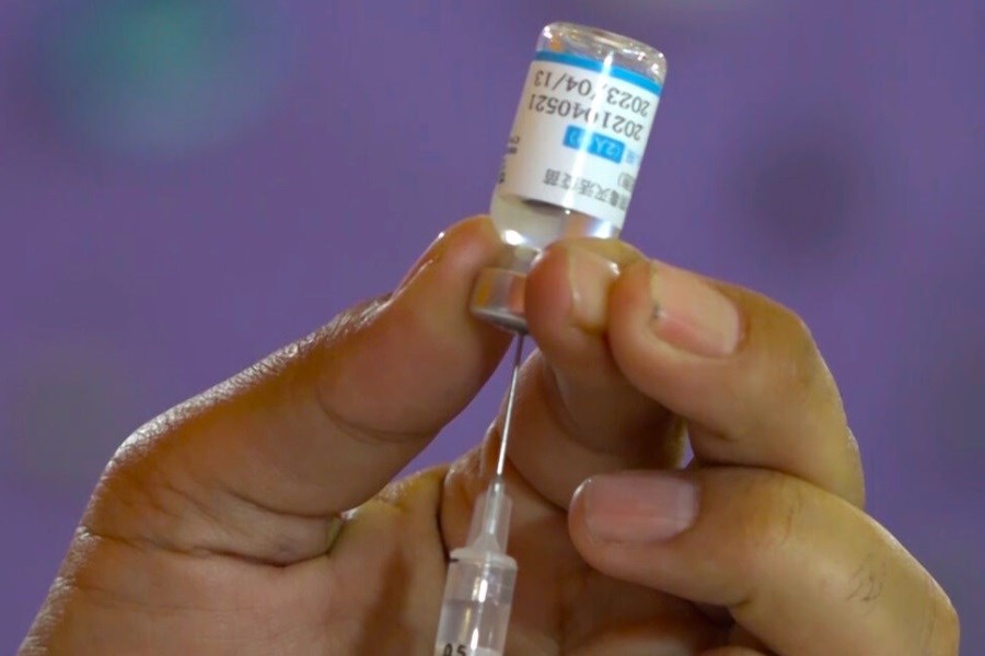 تصویر بیش از ۲ هزار گیلانغربی علیه کرونا واکسینه شدند