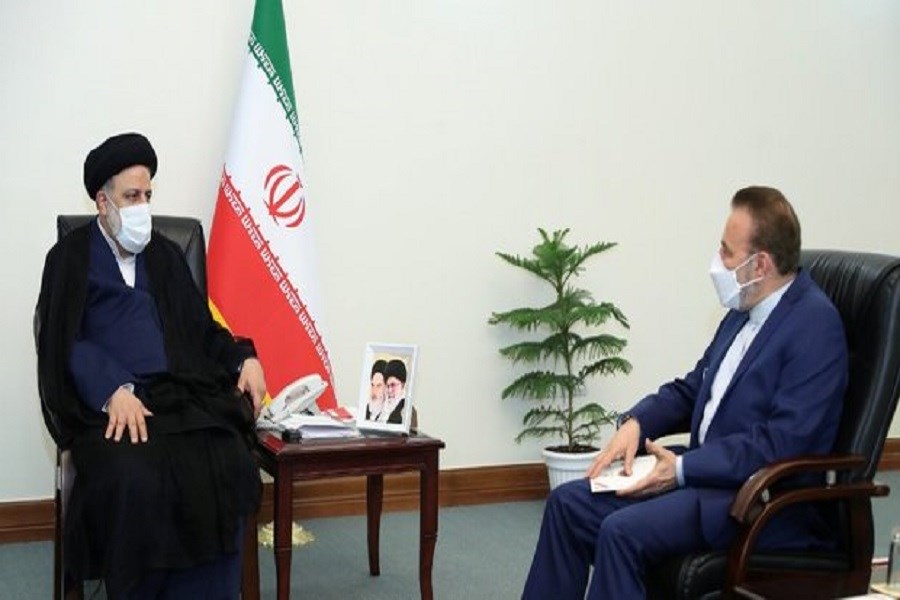 تصویر دیدار رئیس دفتر رئیس‌جمهور و دبیر شورایعالی انقلاب فرهنگی با رئیسی