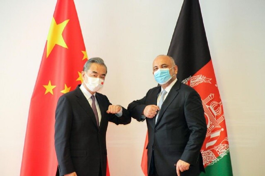 تصویر دیدار وزیران خارجه چین و افغانستان با محوریت مقابله با تروریست‌ها