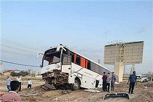 یک کشته و سه مجروح، نتیجه تصادف اتوبوس و پراید در جاده جندق-دامغان