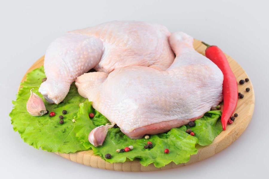 نظارتی که وجود ندارد؛ نابسامانی‌ها در بازار عرضه مرغ در قطب تولید آن در کشور