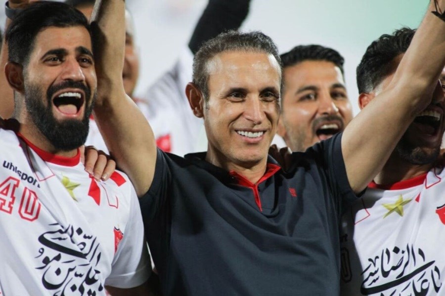 تصویر یحیی گل محمدی بهترین سرمربی لیگ بیستم فوتبال
