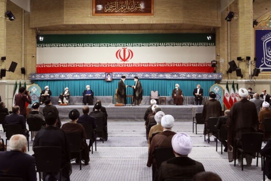 تصویر حاضران و غایبان مراسم تنفیذ&#47; از احمدی‌نژاد و خاتمی تا لاریجانی و رقبای رئیسی