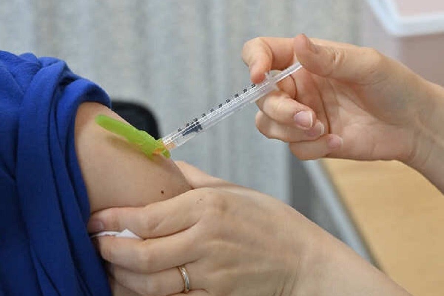 تصویر شایعه آغاز واکسیناسیون متولدین ۱۳۴۸ تا ۱۳۸۱ تکذیب شد